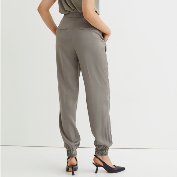 NWT H&M silver gray satin joggers size 8 - Picture 3 of 8